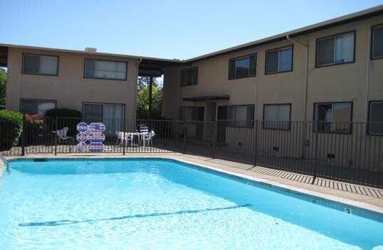 Building Photo - 1726 Lacassie Ave