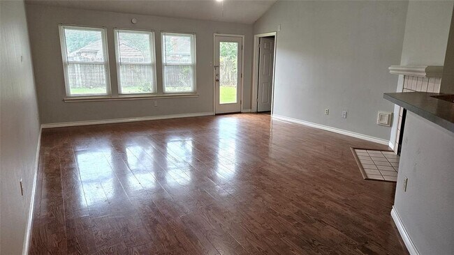 Building Photo - 15802 Pilgrim Hall Dr