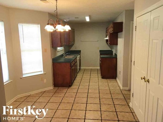 Building Photo - 2860 Hidden Creek Cove