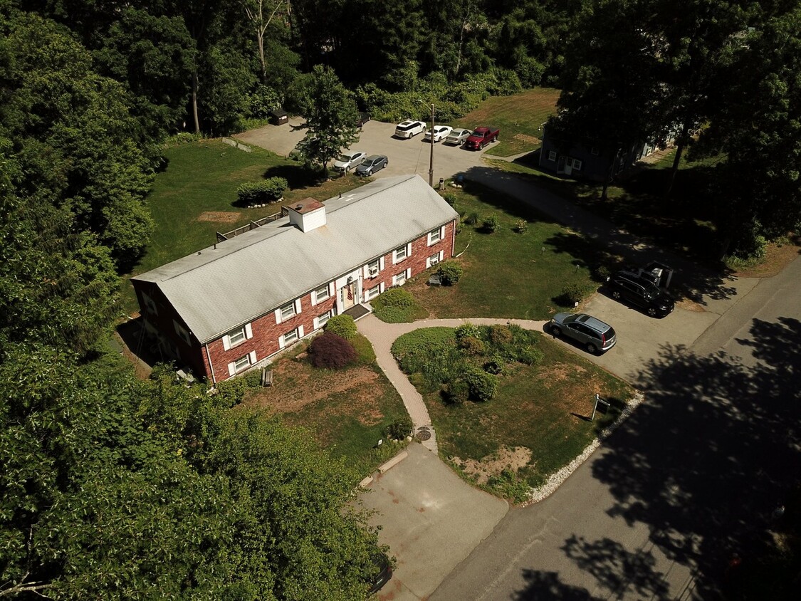 Primary Photo - Studio: Quiet Country Living!