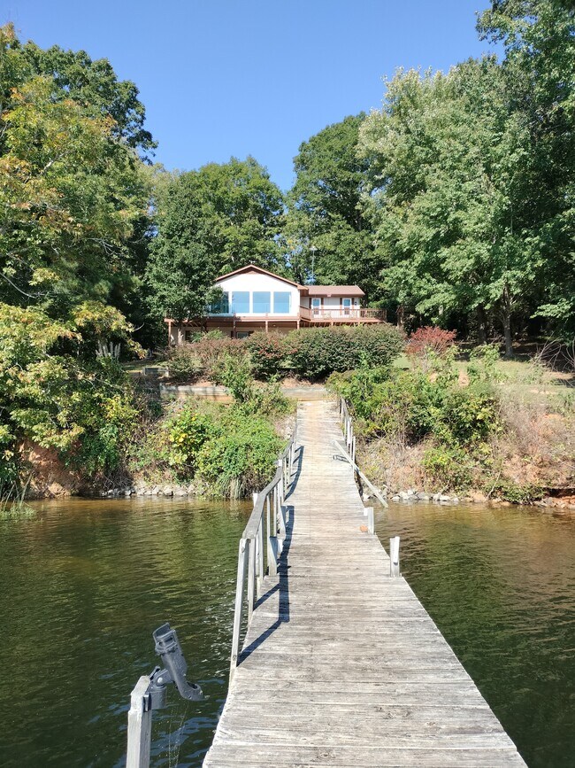 Building Photo - 295 Oak Hill Dr