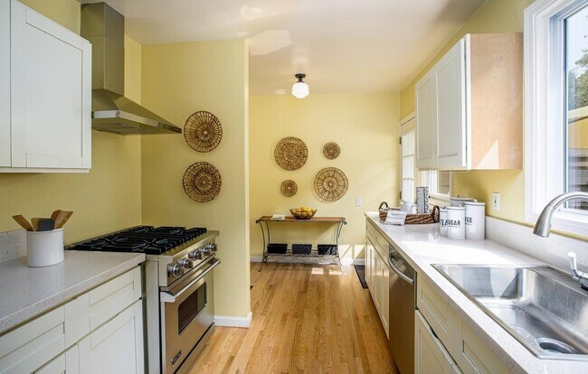 Foto del edificio - 599 63rd St