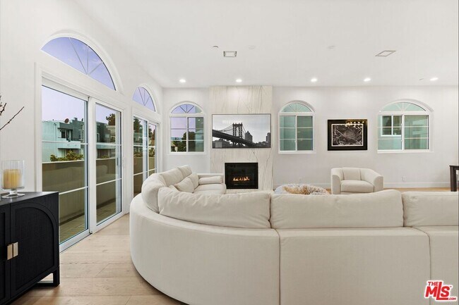 Foto del edificio - 1182 Wellesley Ave