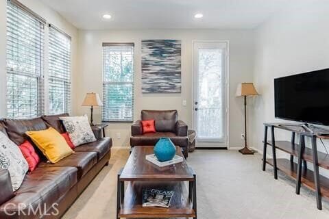 Building Photo - 209 Tall Oak