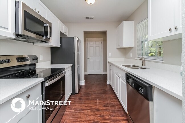 Foto del edificio - 1807 McCarthy Ave