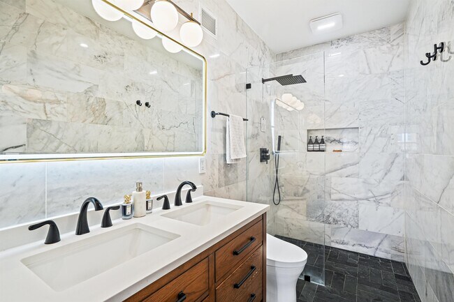 Foto del edificio - 1622 Beekman Pl NW