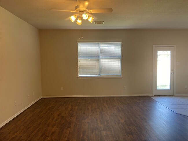Foto del edificio - 2912 Ashbrook Ln