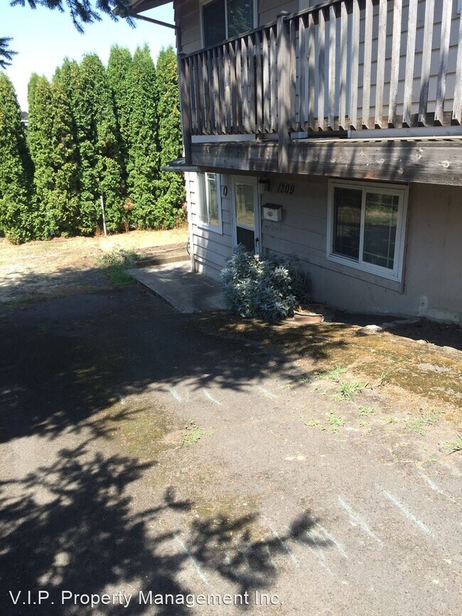 Building Photo - 2 br, 1 bath House - 1209 Washington St.