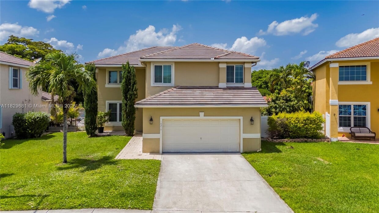 Foto principal - 16217 NW 20th St