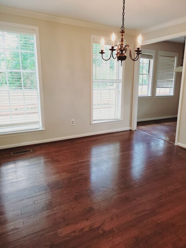 Foto del edificio - 3543 Mill Springs Rd