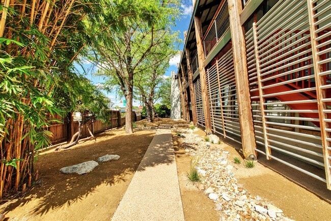 Building Photo - 1308a W N Loop Blvd