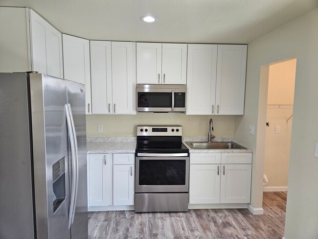 Foto del edificio - 101 Lagrange Ave