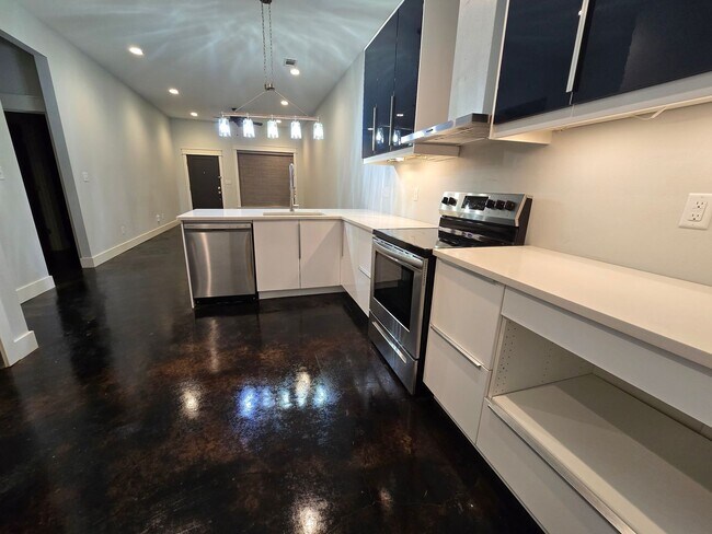 Foto del edificio - 305 S Pine St