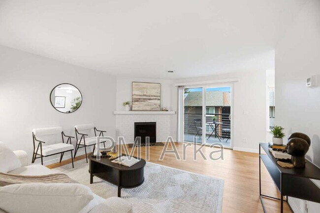 Foto del edificio - 12107 NE Bel Red Rd