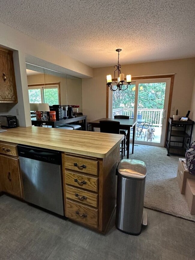 Building Photo - Savage Single Family Home, 2 Car Garage, F...
