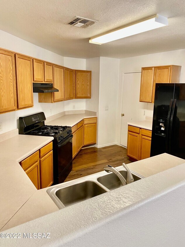 7837 E Lamont Dr, Tucson, AZ 85710 House for Rent in Tucson, AZ