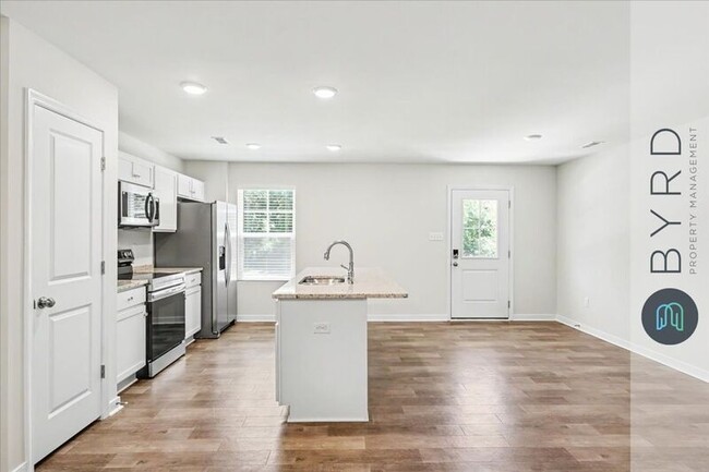 Building Photo - 14655 Hancock Towns Dr