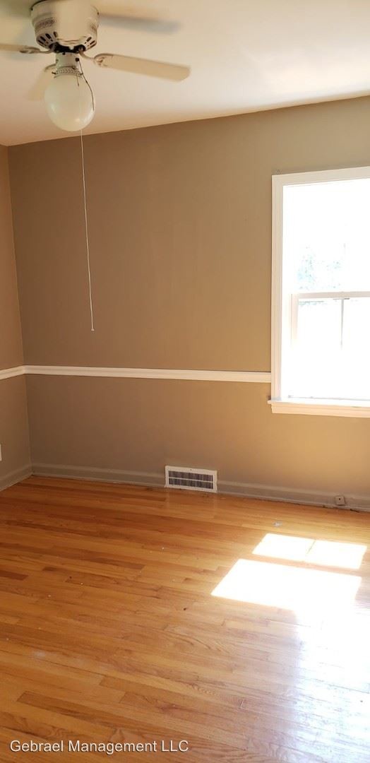 Building Photo - 3 br, 1 bath House - 307 S Vernon Ave.