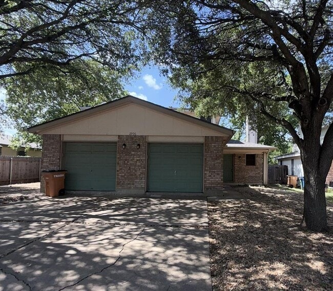 Building Photo - 2906 Kestrel Dr