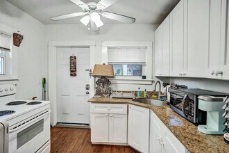 Building Photo - 420 3rd Ave S