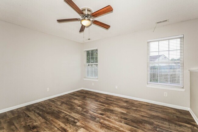Foto del edificio - 4009 Dogwood Ln