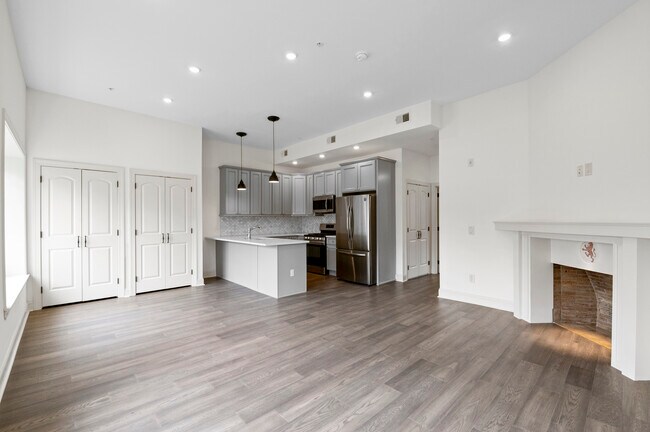 Custom Kitchen - 240 W Tulpehocken St