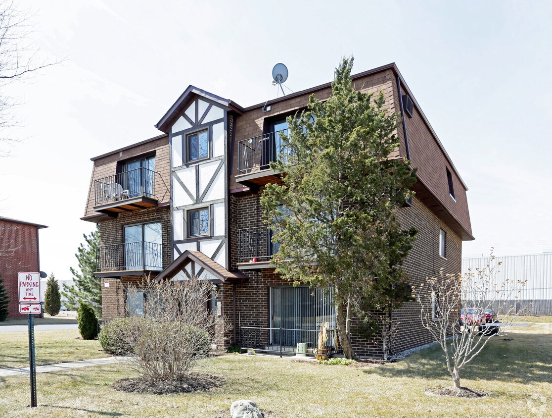 Building Photo - 1030 Judson St