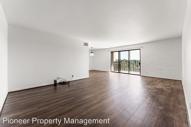 Building Photo - 2 br, 2 bath House - 460 S Marion Pkwy #801C
