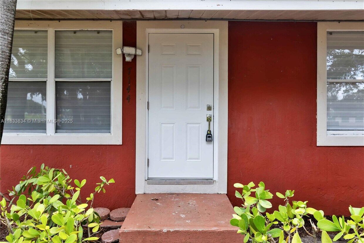 Foto principal - 7144 Southgate Blvd