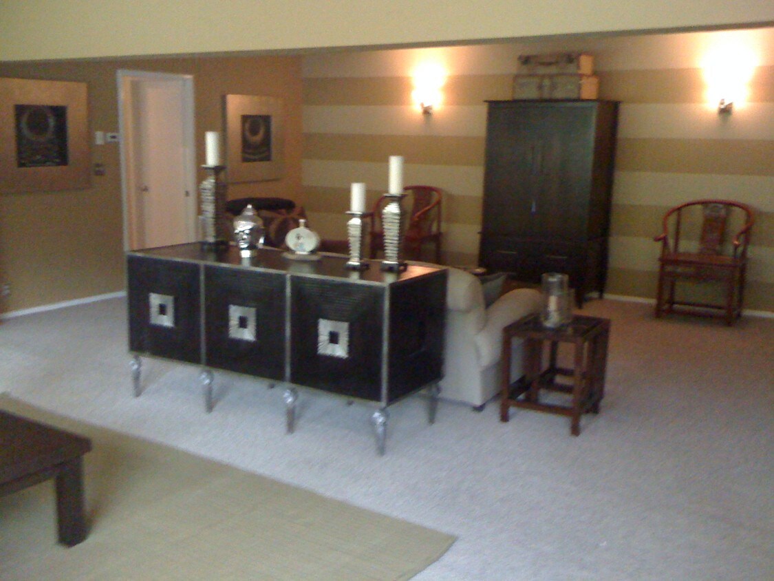 Sala de estar grande. - 1152 E 2700 S