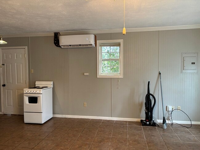 Building Photo - 4541 Young Ln