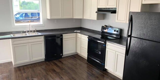 Foto del edificio - Laurel Flats LLC.