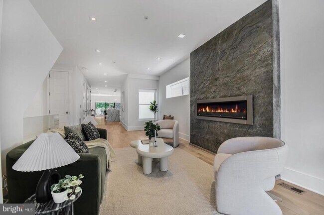 Foto del edificio - 2515 Ontario Rd NW