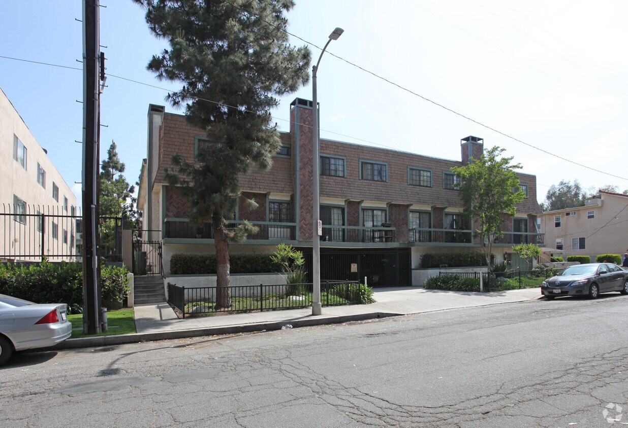 Building Photo - Villa Vittorio