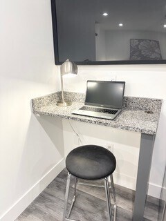 Foto del edificio - 585 Essex St