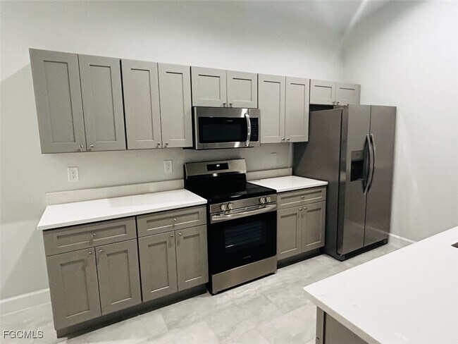 Foto del edificio - 4608 SW 8th Ct