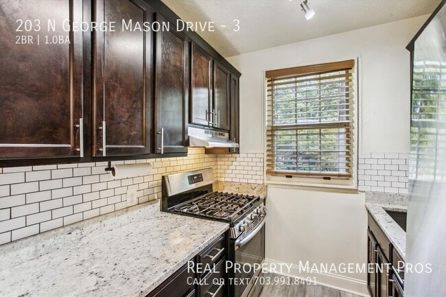 Building Photo - 203 N George Mason Dr