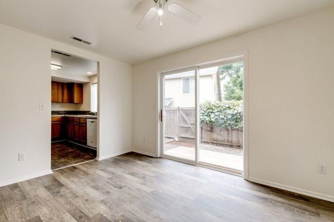 Building Photo - 3 Bed, 2.5 Bath Townhome In The Churchill ...