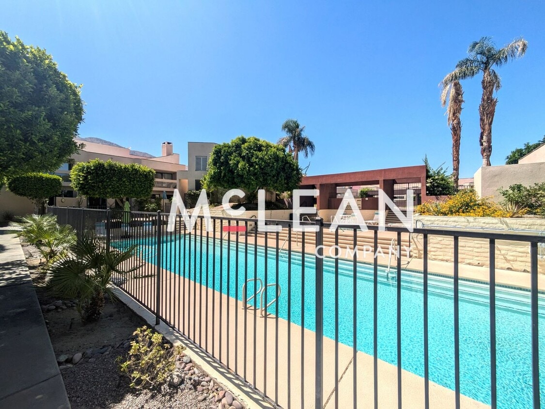 Building Photo - The Village Racquet Club - 2 Bedroom, 2 Ba...