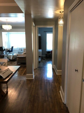 Foto del edificio - 917 W Diversey Pkwy