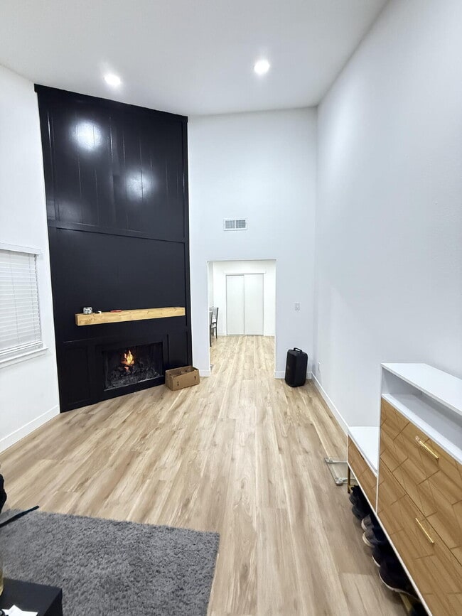 Building Photo - 10532 Mills Tower Dr