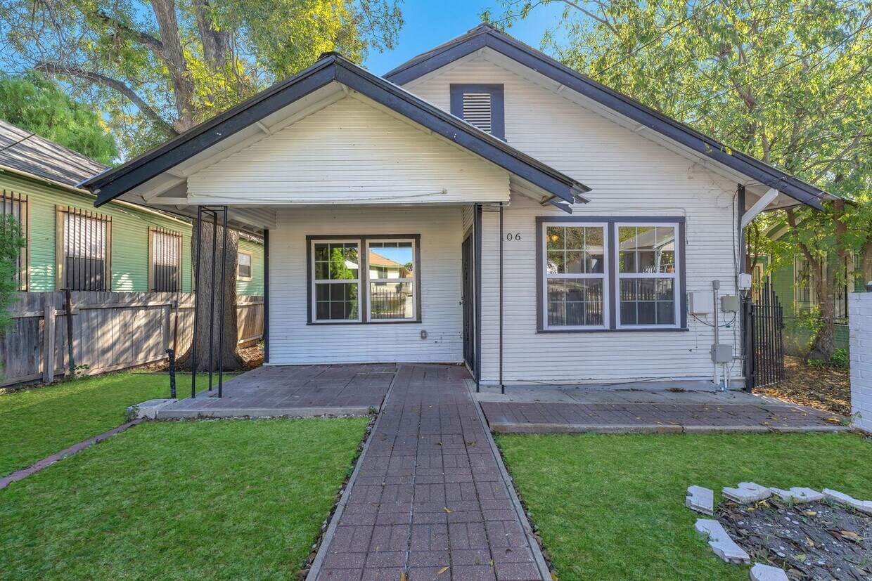 Foto principal - All Units Are Available With Brandnew Full Appliance Package