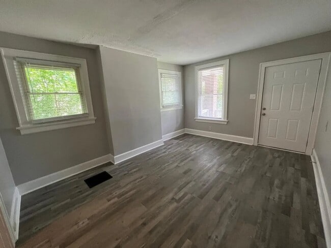 Building Photo - 4130 Talbert St