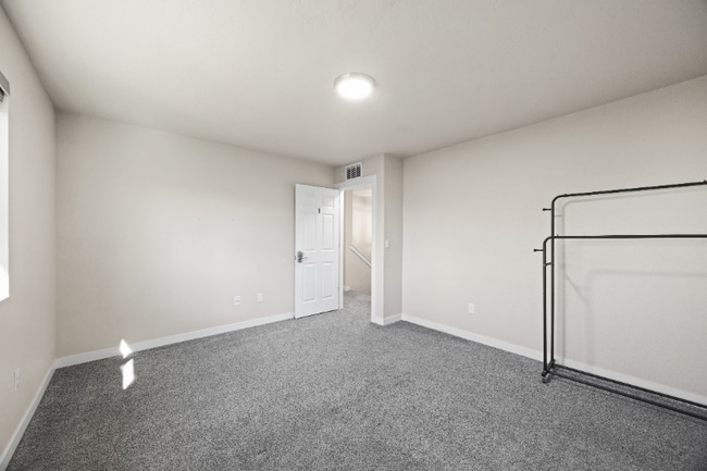 Foto del edificio - 15335 Stovall Ave