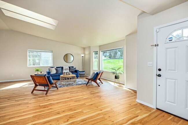 Foto del edificio - 3 Bedroom Rambler in Quiet Port Orchard Lo...