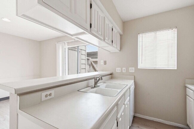 Foto del edificio - 2120 Wilcrest Dr