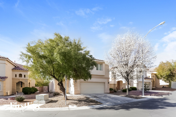 Foto principal - 9461 Magnificent Ave