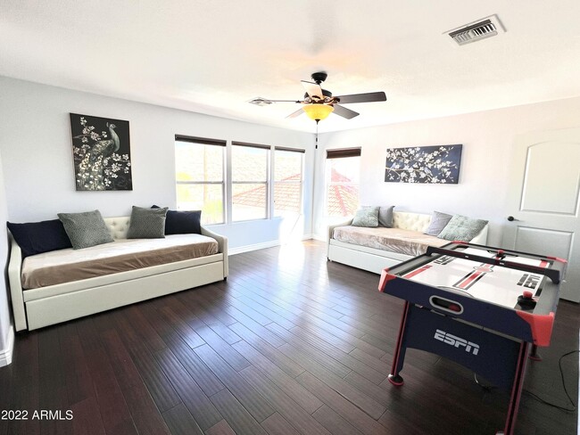 Foto del edificio - 11216 E Laurel Ln