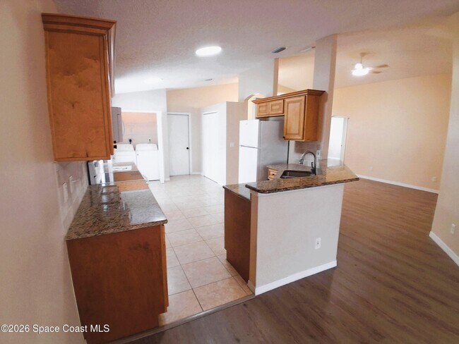 Foto del edificio - 660 Wickham Lakes Dr