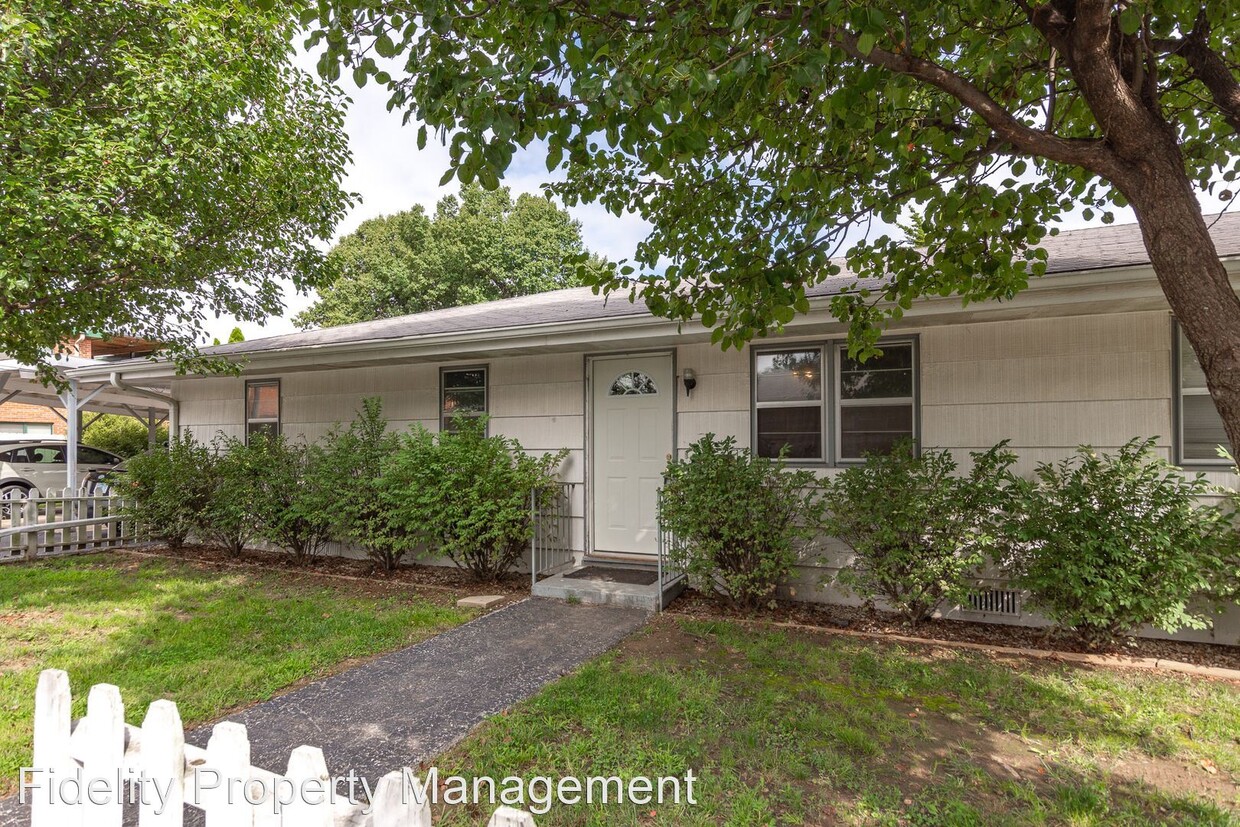 Primary Photo - 3 br, 1 bath House - 845 South Link Avenue